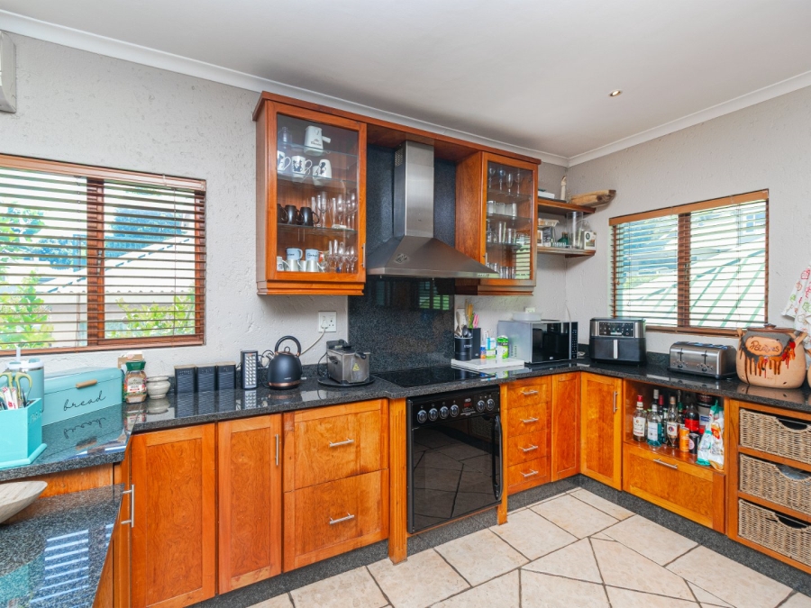 4 Bedroom Property for Sale in Caribbean Beach Club North West